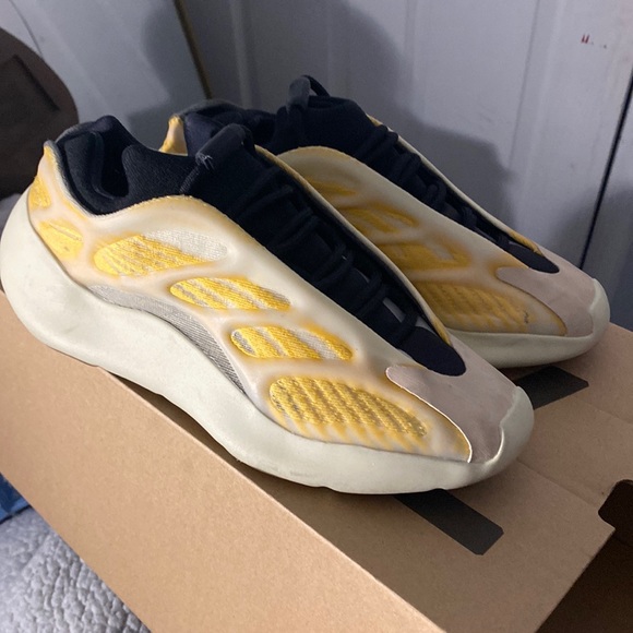 YEEZY MONO SAFFLOWER - Picture 1 of 3